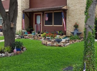 1132 Kathy Ln, Lewisville, TX 75067