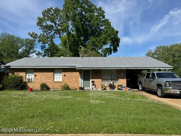 121 Oak Hill Dr, Natchez, MS 39120