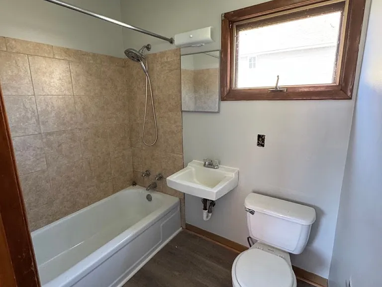 77 Neoga St #LOWERREAR — Photo 8