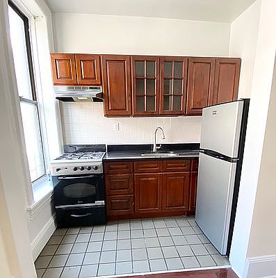 4th image of 218 Dekalb Ave APT 1