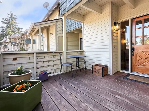 5341 NW Innisbrook Pl, Portland, OR 97229