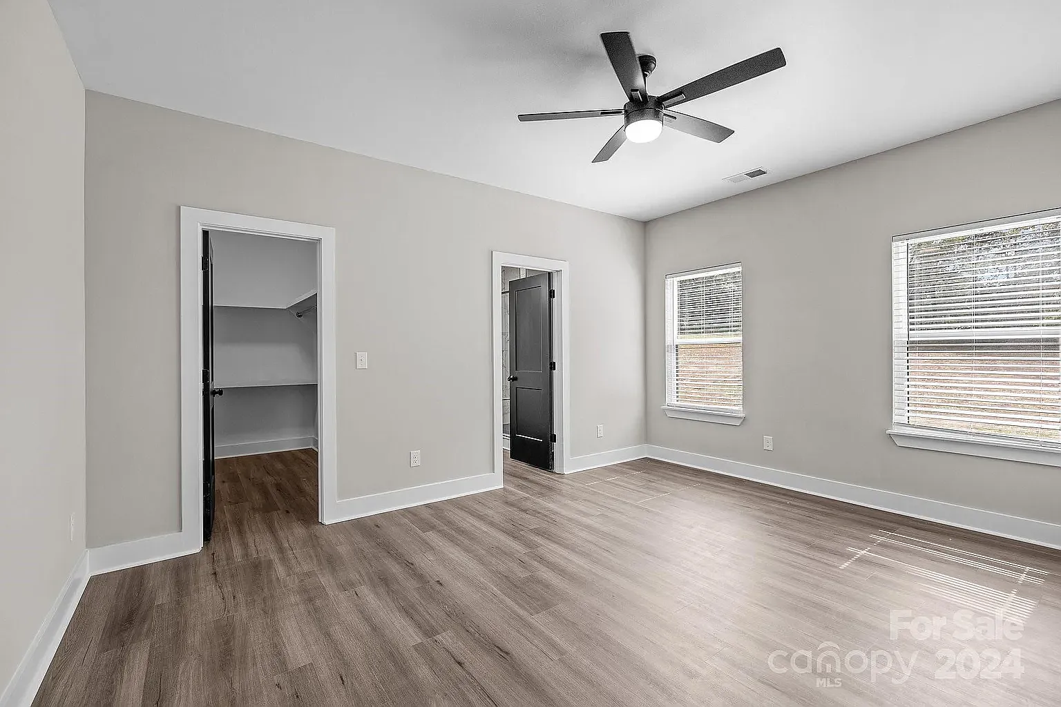 4 bed, 2570 sqft, $3,100 — Photo 2