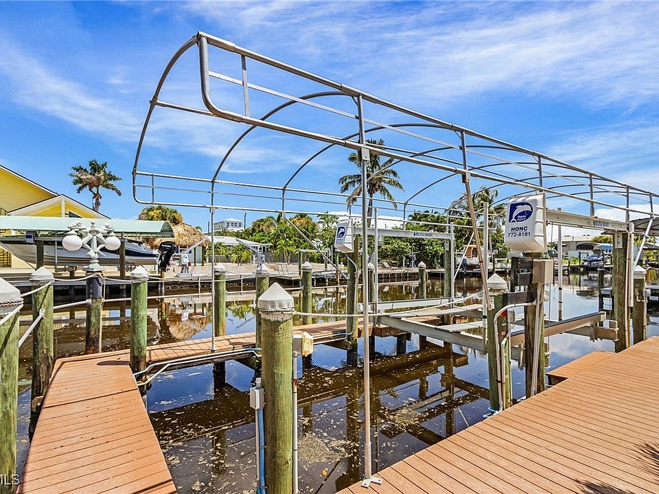 2368 Date St, Saint James City, FL 33956 | MLS #2025007813 | Zillow