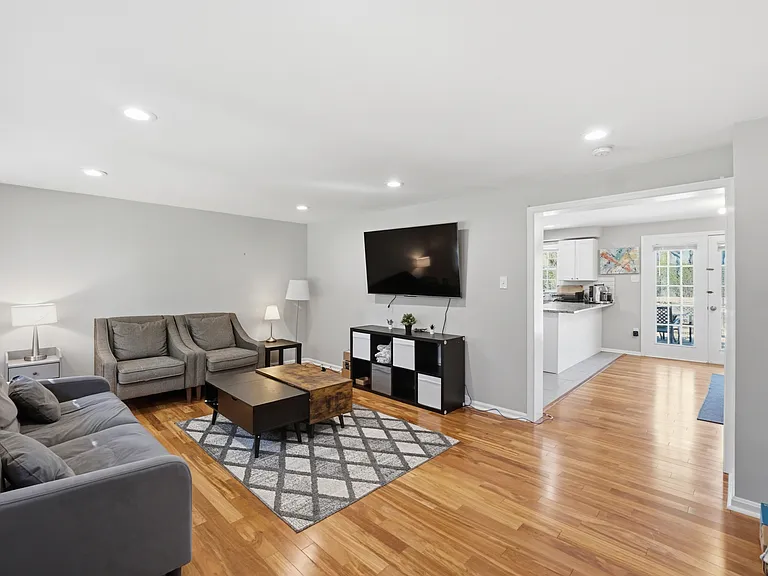 9008 Autoville Dr — Photo 5