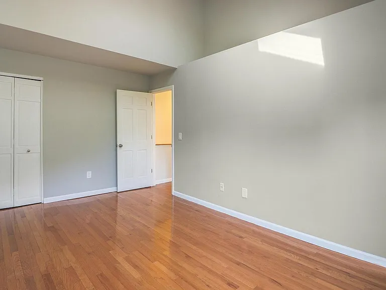 1465 E Putnam Ave #129 — Photo 9