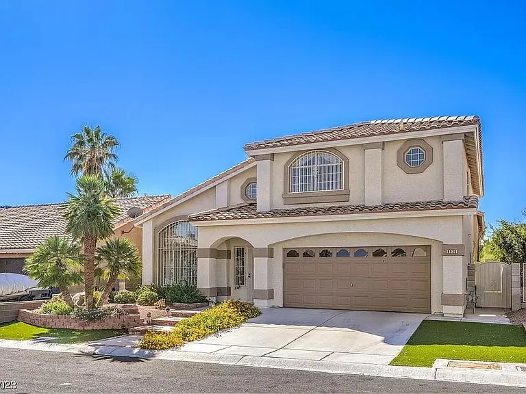 8939 Dove Cove Dr — Photo 2