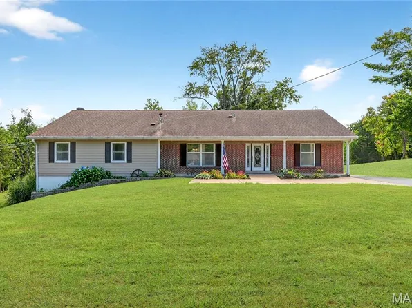 14 Ferndale Dr, Fenton, MO 63026