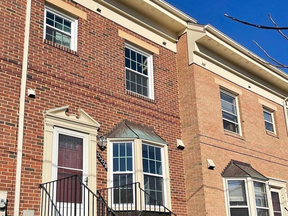 1st image of 2522B N Fairfax Dr