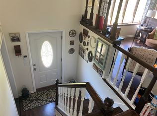 702 Greenview Dr, Stroudsburg, PA 18360