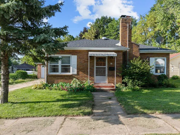 42 Felshow St, Clintonville, WI 54929