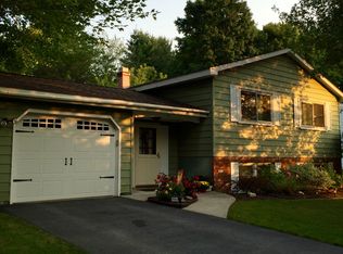 3 Afton Ct, Clifton Park, NY 12065