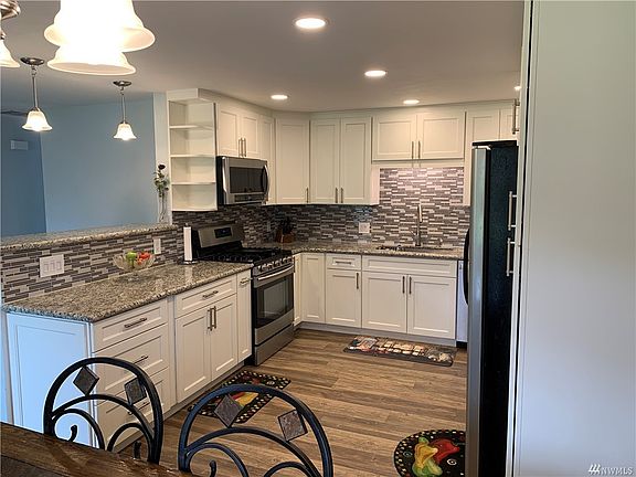 2nd image of 1710 20th St NE