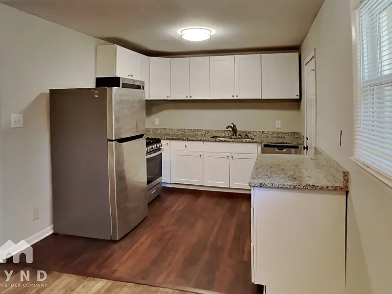 2715 Carriage Ln — Photo 5