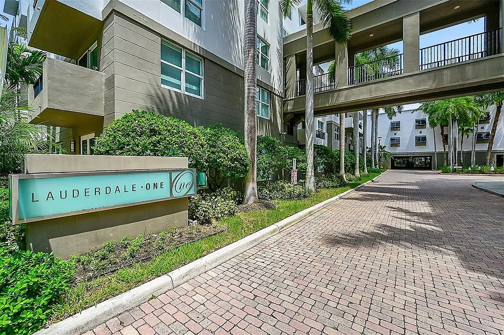 1 bed, 850 sqft, $2,395 — Photo 3