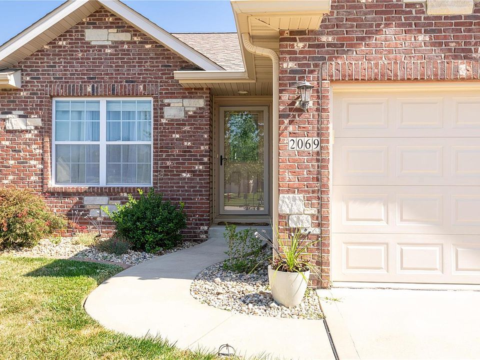 1st image of 2069 Briarbend Ct