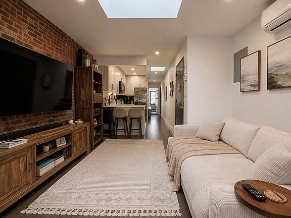 2nd image of 691 Union St APT 4R
