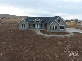 2811 Performance Ln, Emmett, ID 83617