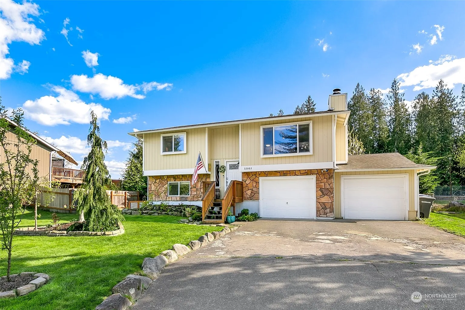 32003 Regal Street photo 1