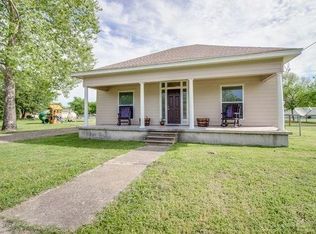 209 S Old Walnut, Ennis, TX 75119