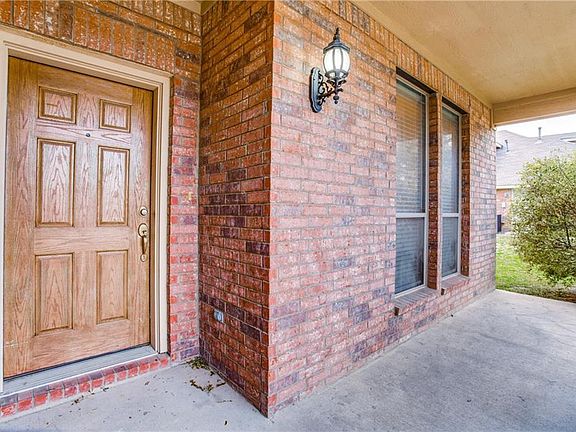 3rd image of 1020 Rosemont Dr