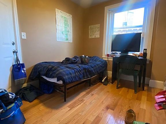 5th image of 32 Linden St #84