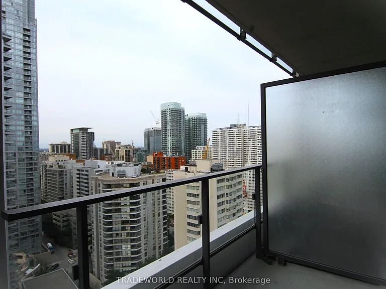 5 Soudan Ave #2510 — Photo 13