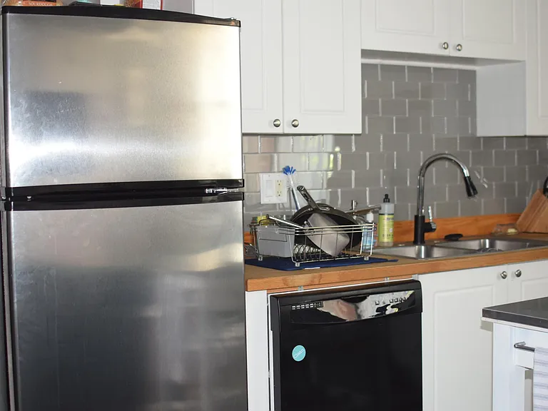244 Peters St SW #11 — Photo 12