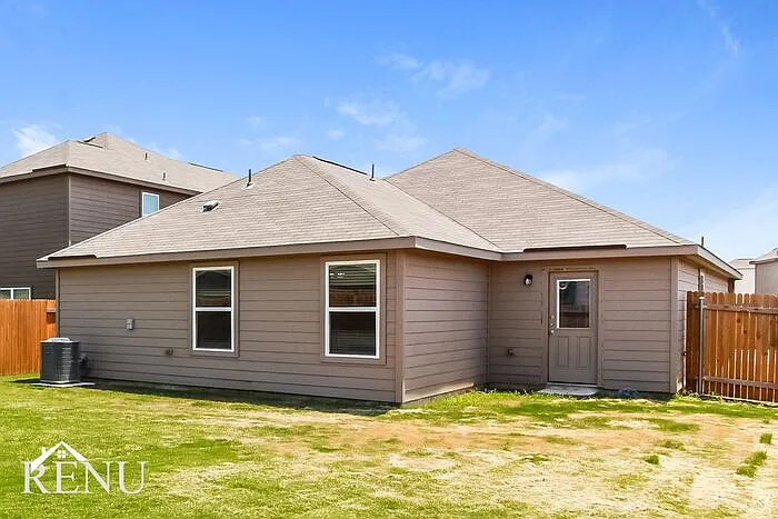 18404 Allen Welch Dr — Photo 17
