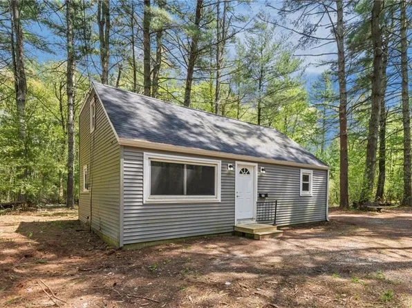 30 Hollywood Ave, Coventry, RI 02816