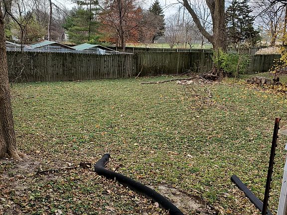 3rd image of 734 E Lake Ave