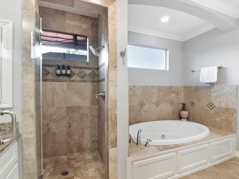 1202 W 25th St — Photo 18