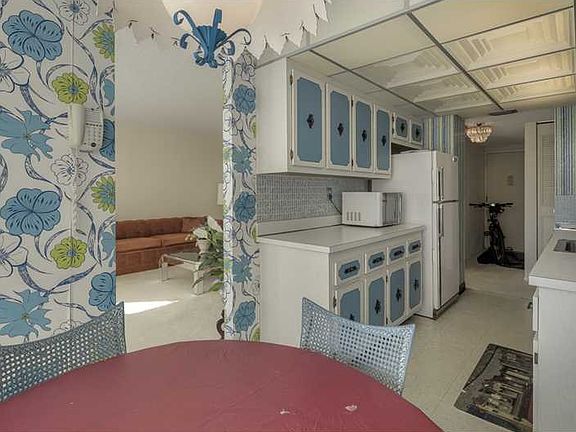 4th image of 230 174th St APT 416