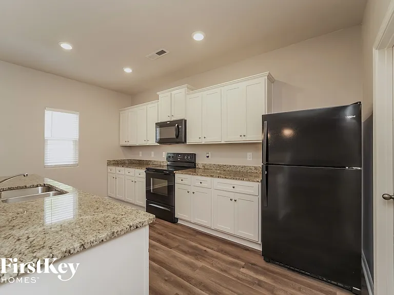 8317 Kneller St #52 — Photo 7