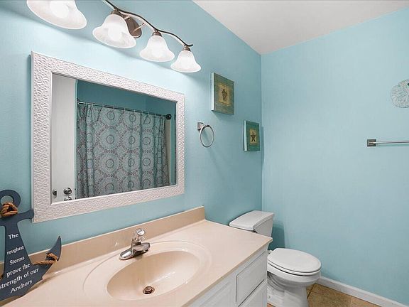 5th image of 6808 W 157th Ln