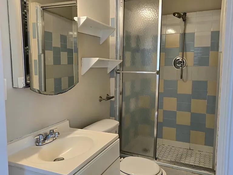 809 Eastern Ave — Photo 16