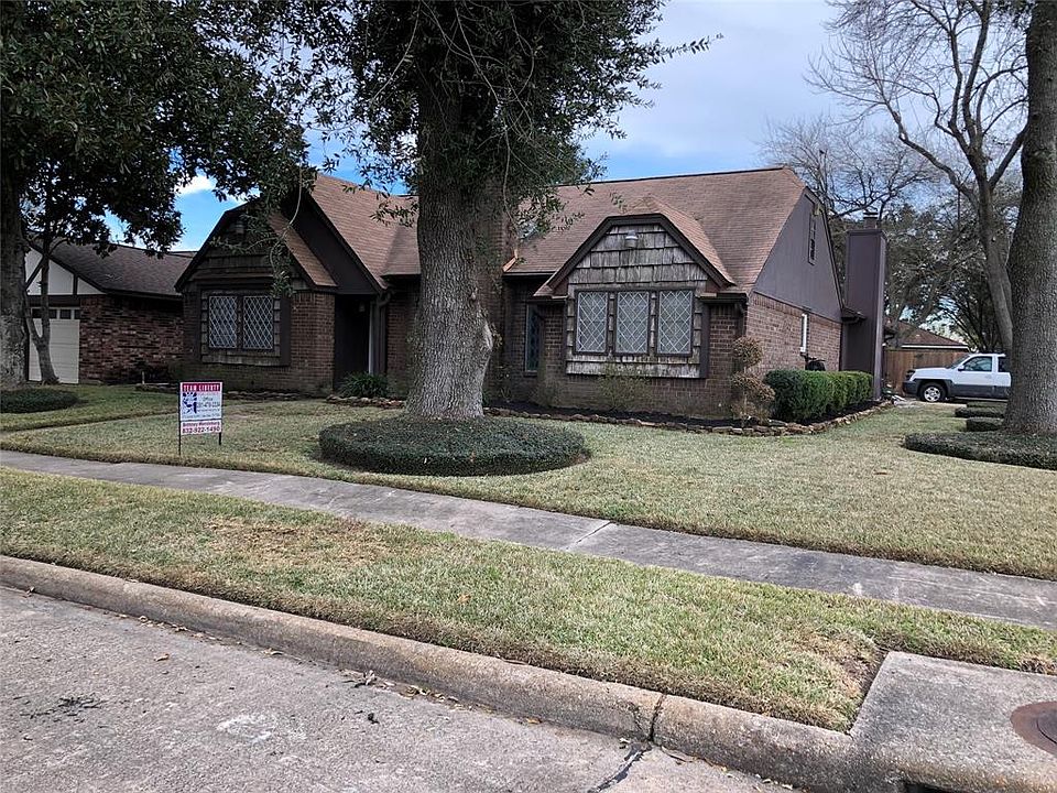 1st image of 1502 Van Buren Dr