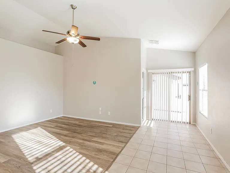 6412 W Hilton Ave — Photo 4