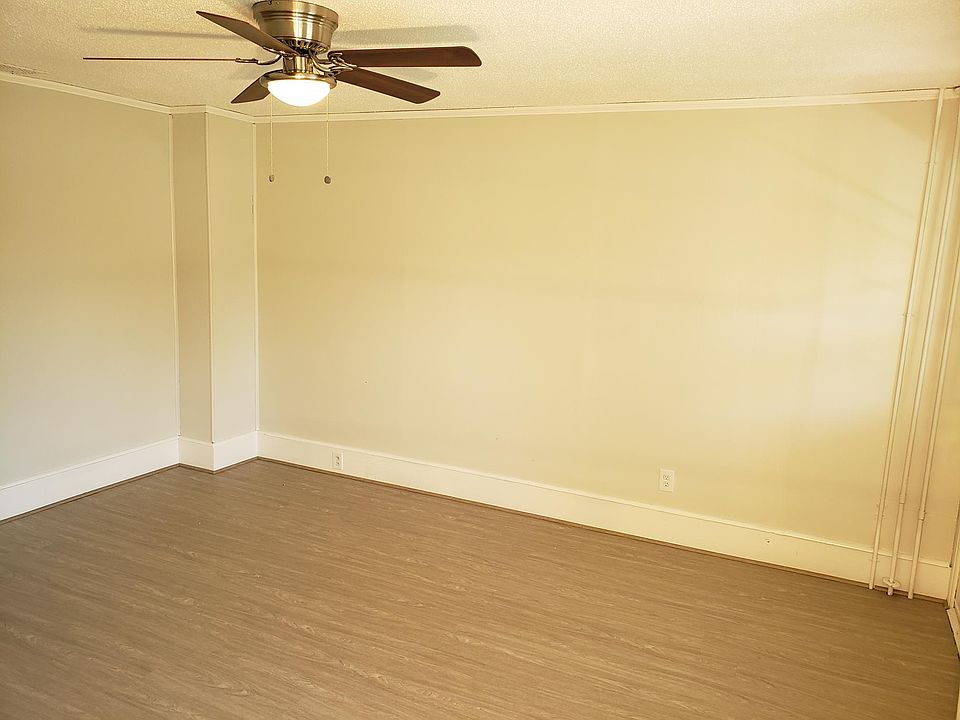 10 Suffield Street 10 10 Suffield St Windsor Locks CT Zillow