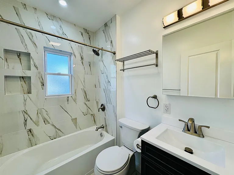 21 E 15th St #1 — Photo 24
