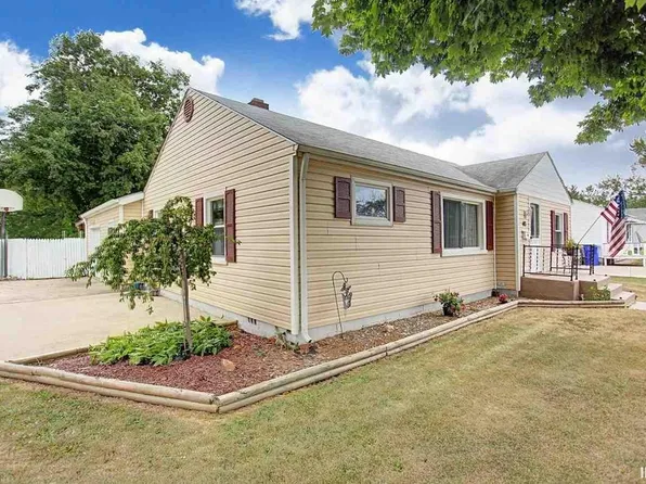 415 Elm St, Butler, IN 46721