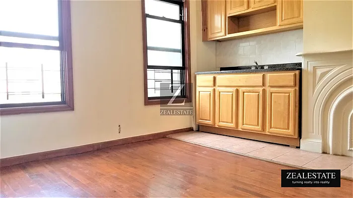 Rented by ZealEstate Group Inc | media 4