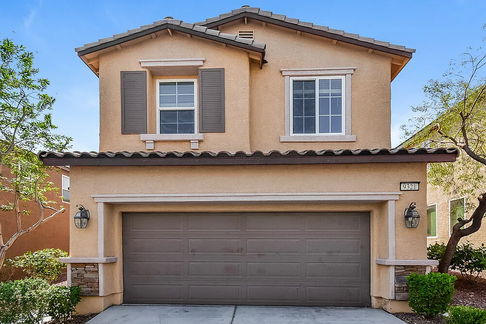 3 bed, 2.5 bath, 1457 sqft, $2,245 — Photo 1