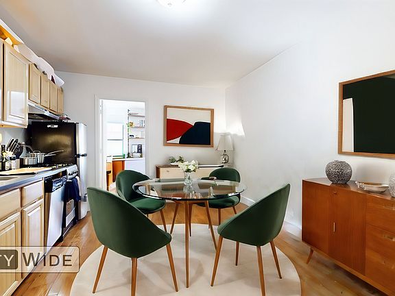 2nd image of 236 Mulberry St APT 6