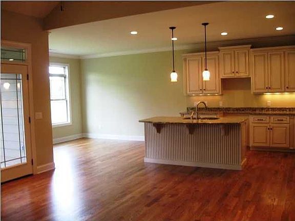 5th image of 4551 Sweetberry Ln
