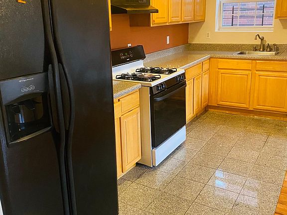 2nd image of 4442 Richardson Ave #1