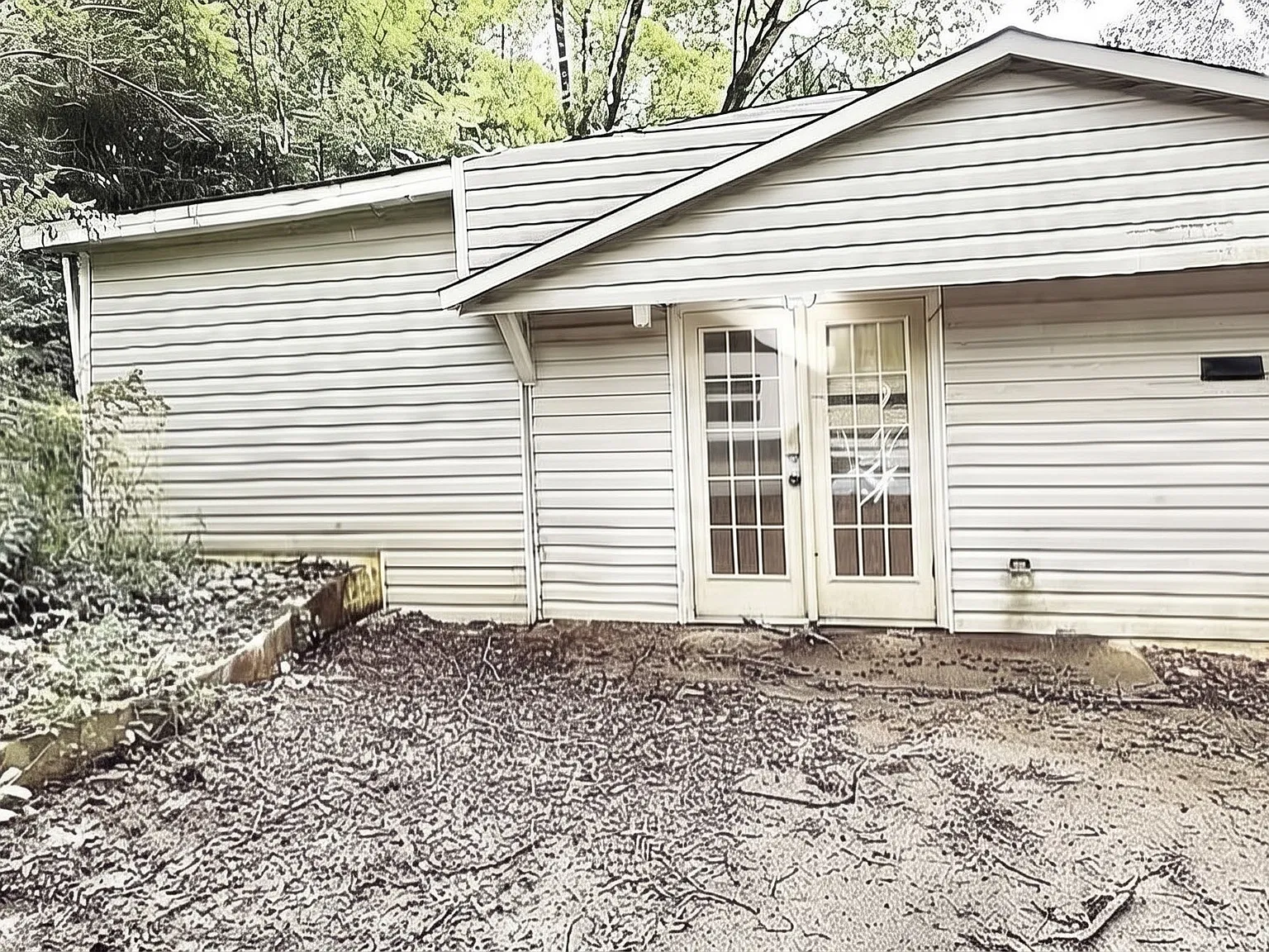 1435 Cherry Ave — Photo 2