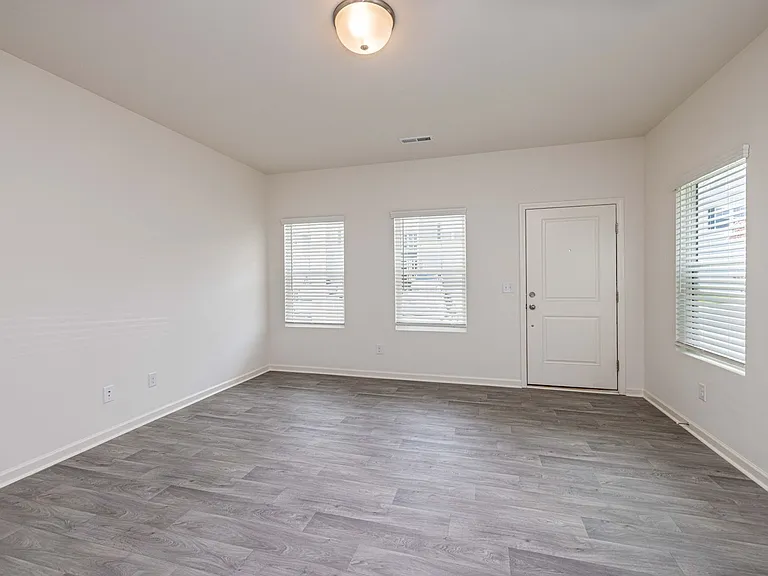 14129 Clayborn St — Photo 6
