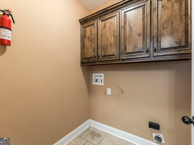 203 Norfolk Cir — Photo 11