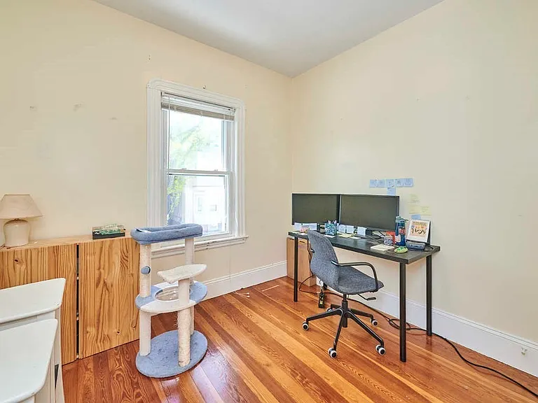48 Wordsworth St #2 — Photo 12