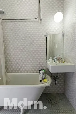 Rented by Mdrn Residential | media 10